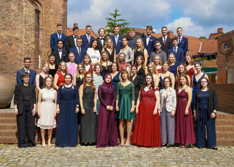 20210703_jahn_abiturienten_2021_3_gruppenbild.jpg